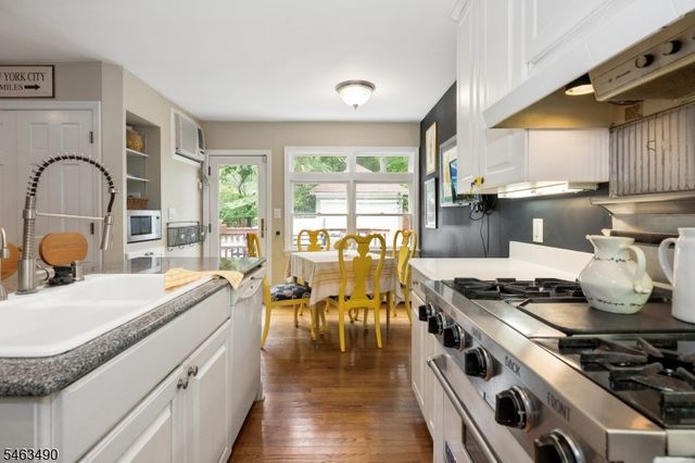 115 Maplewood Ave, Maplewood Twp., NJ 07040