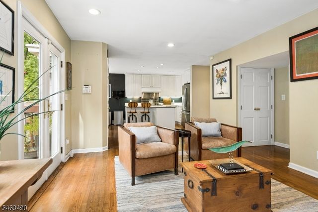 115 Maplewood Ave, Maplewood Twp., NJ 07040