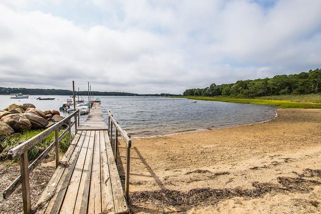265 Wings Neck Road, Pocasset, MA 02559
