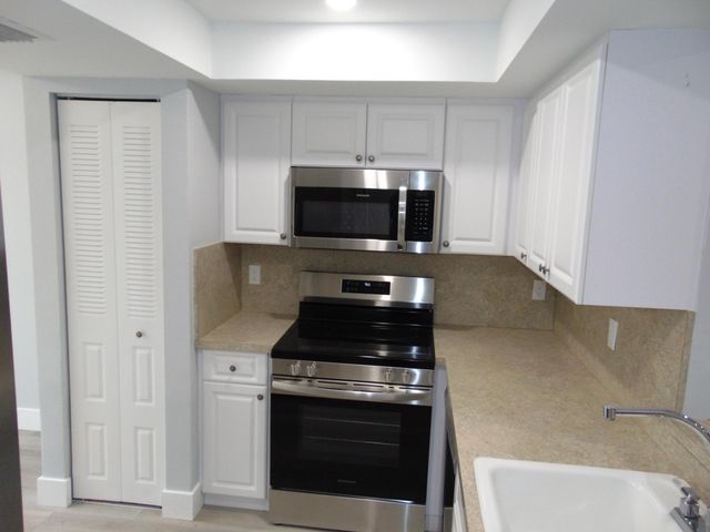 7360 NW 18th Street 105, Margate, FL 33063