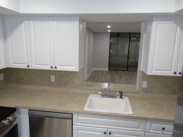7360 NW 18th Street 105, Margate, FL 33063