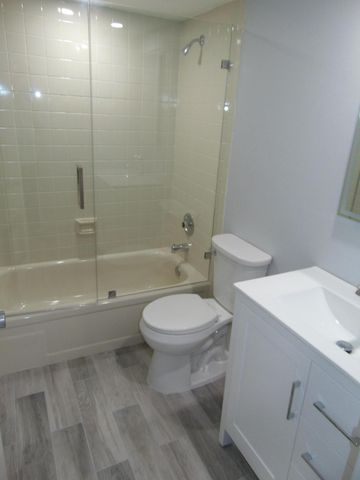 7360 NW 18th Street 105, Margate, FL 33063
