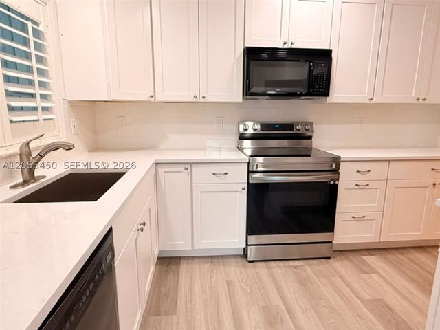 7370 NW 61st Ter, Parkland, FL 33067