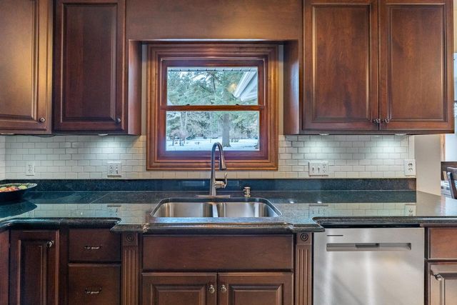 1103 MICHLER CREST, Merrill, WI 54452