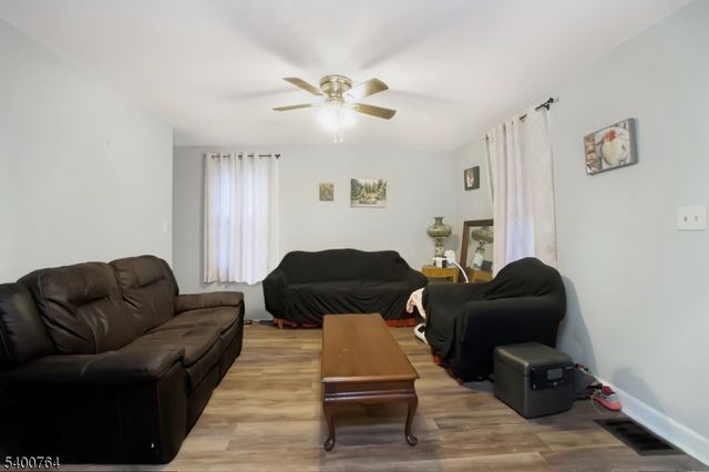 121 Wall Street, Belvidere Twp., NJ 07823