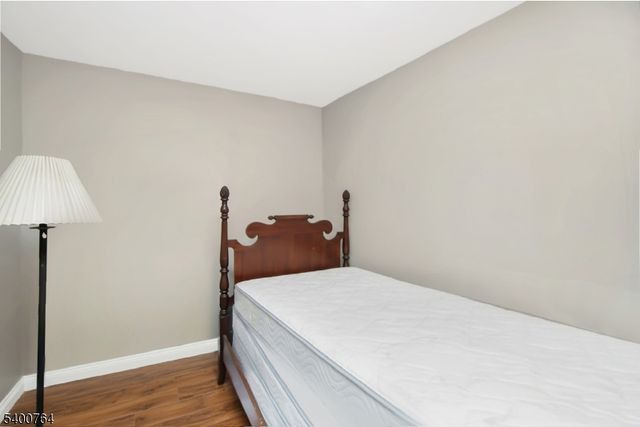 121 Wall Street, Belvidere Twp., NJ 07823