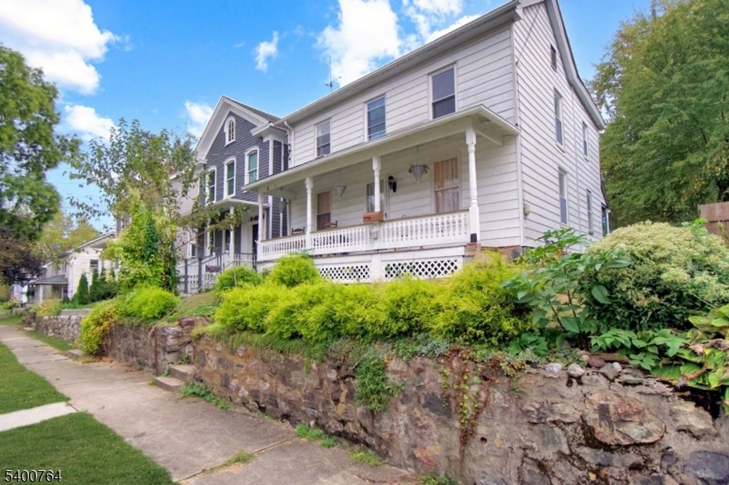 121 Wall Street, Belvidere Twp., NJ 07823