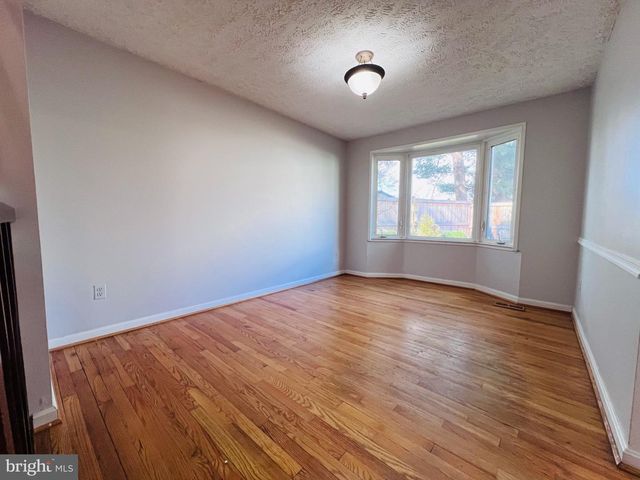 305 GUNDRY DR, Falls Church, VA 22046