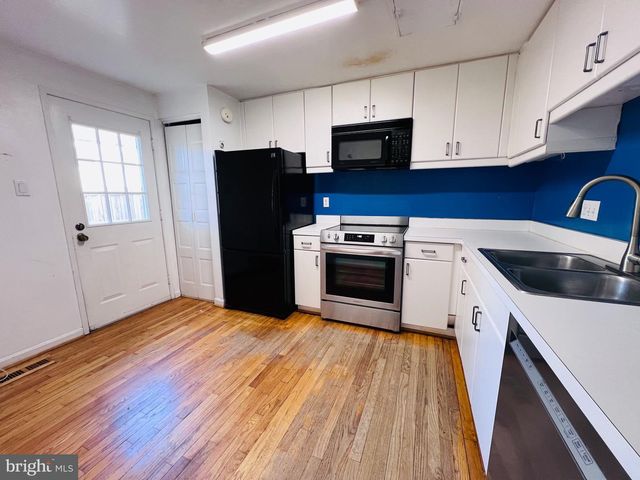 305 GUNDRY DR, Falls Church, VA 22046