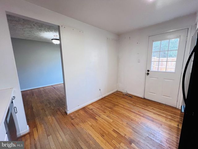 305 GUNDRY DR, Falls Church, VA 22046