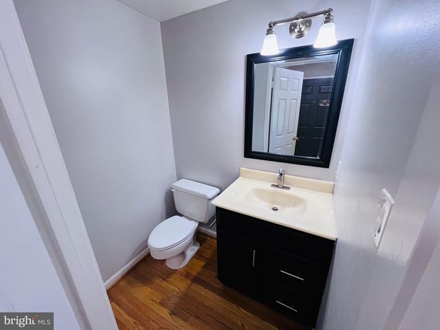 305 GUNDRY DR, Falls Church, VA 22046