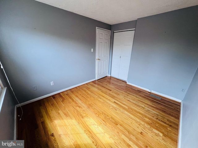 305 GUNDRY DR, Falls Church, VA 22046