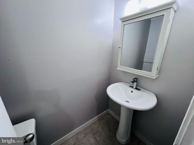 305 GUNDRY DR, Falls Church, VA 22046