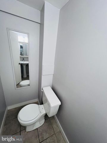 305 GUNDRY DR, Falls Church, VA 22046