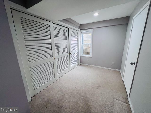 305 GUNDRY DR, Falls Church, VA 22046