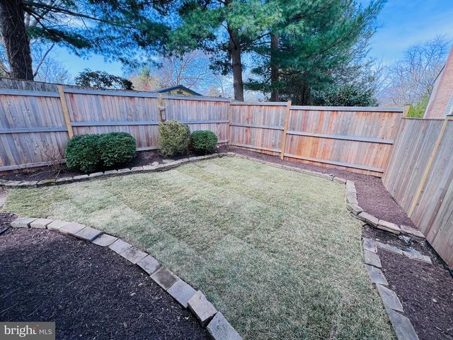 305 GUNDRY DR, Falls Church, VA 22046