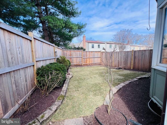 305 GUNDRY DR, Falls Church, VA 22046