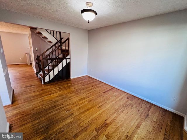 305 GUNDRY DR, Falls Church, VA 22046