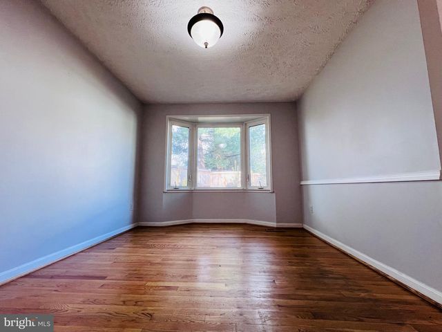 305 GUNDRY DR, Falls Church, VA 22046