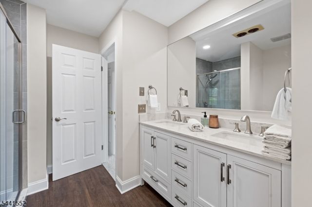 1 Wakeman Cir, Hillsborough Twp., NJ 08844