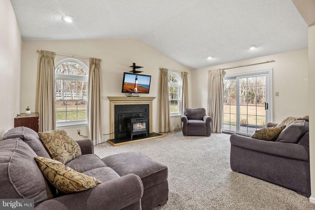 66 LAUREL CIR, Newtown, PA 18940