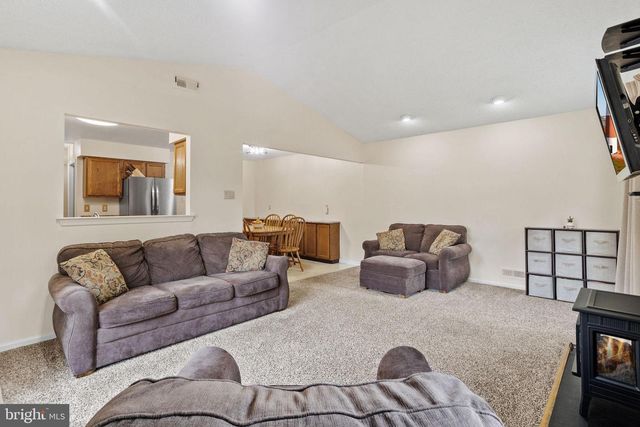 66 LAUREL CIR, Newtown, PA 18940