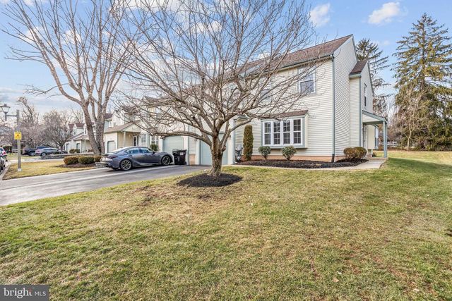 66 LAUREL CIR, Newtown, PA 18940