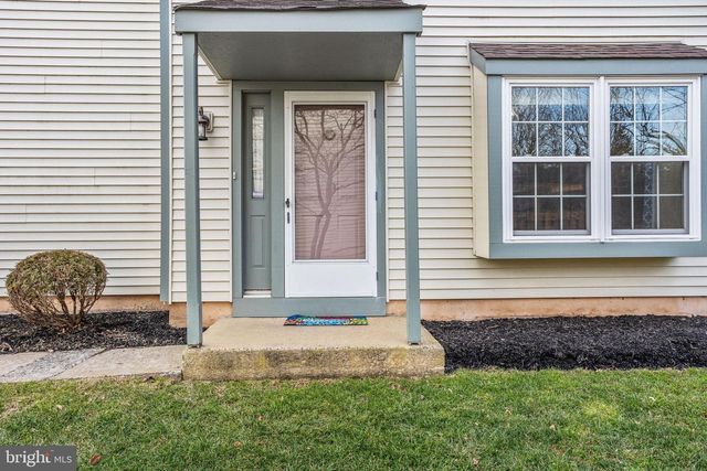 66 LAUREL CIR, Newtown, PA 18940