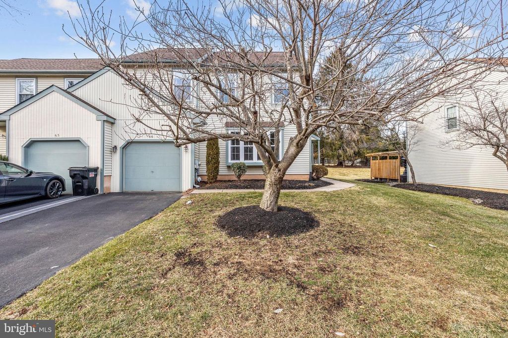 66 LAUREL CIR, Newtown, PA 18940