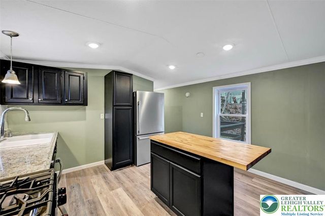 2606 Oakwood Court, Middle Smithfield Twp, PA 18302