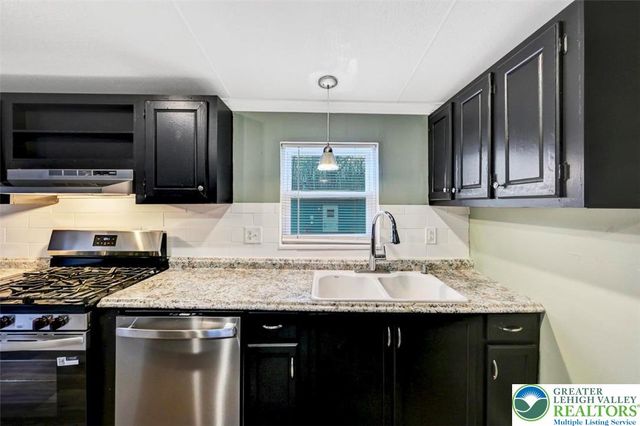 2606 Oakwood Court, Middle Smithfield Twp, PA 18302