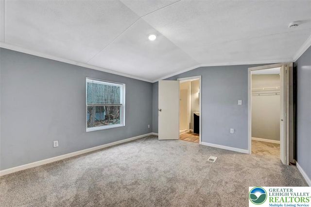 2606 Oakwood Court, Middle Smithfield Twp, PA 18302