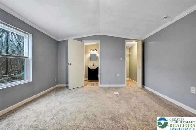 2606 Oakwood Court, Middle Smithfield Twp, PA 18302