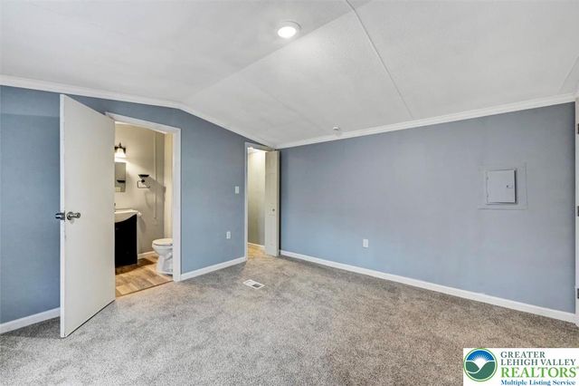 2606 Oakwood Court, Middle Smithfield Twp, PA 18302