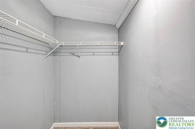 2606 Oakwood Court, Middle Smithfield Twp, PA 18302