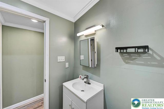 2606 Oakwood Court, Middle Smithfield Twp, PA 18302