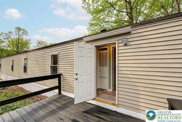 2606 Oakwood Court, Middle Smithfield Twp, PA 18302