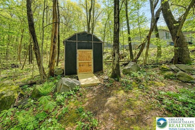 2606 Oakwood Court, Middle Smithfield Twp, PA 18302