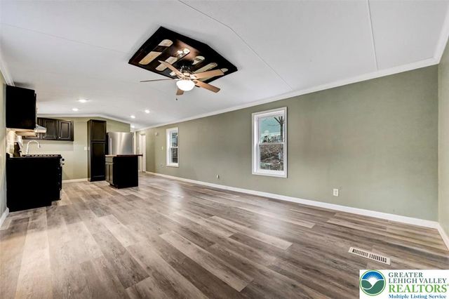 2606 Oakwood Court, Middle Smithfield Twp, PA 18302