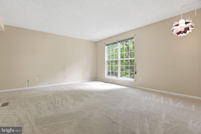 8560 YODER ST, Manassas, VA 20110