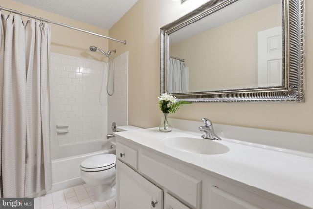 8560 YODER ST, Manassas, VA 20110