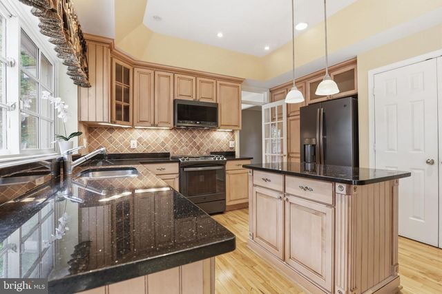 8560 YODER ST, Manassas, VA 20110