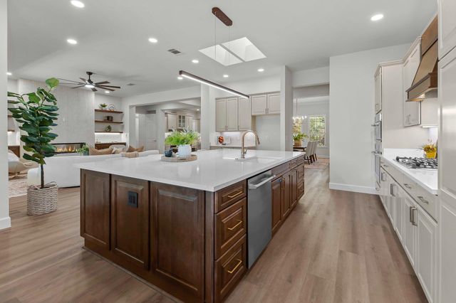 105 Golf View DR, Georgetown, TX 78633