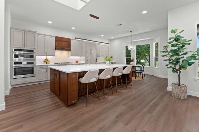 105 Golf View DR, Georgetown, TX 78633