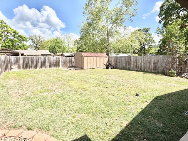 806 Glen Key Street, Denison, TX 75020