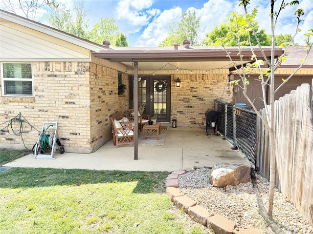 806 Glen Key Street, Denison, TX 75020