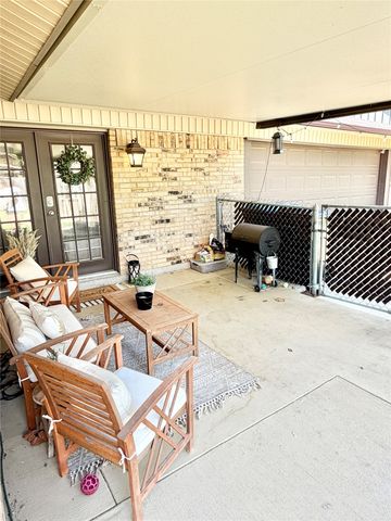 806 Glen Key Street, Denison, TX 75020