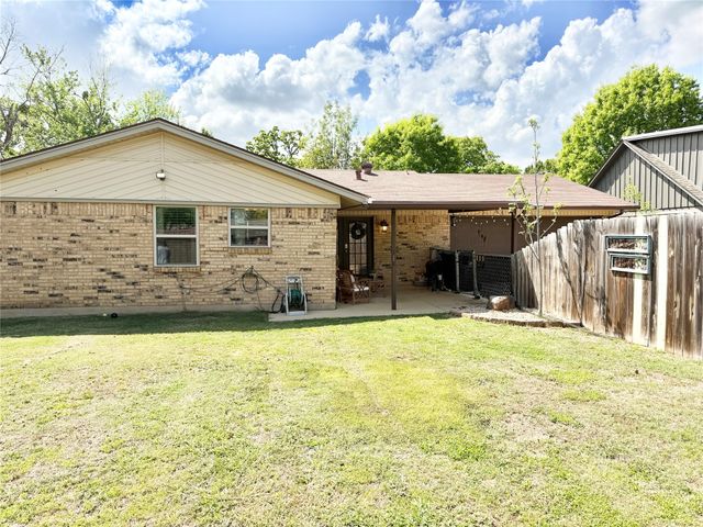 806 Glen Key Street, Denison, TX 75020