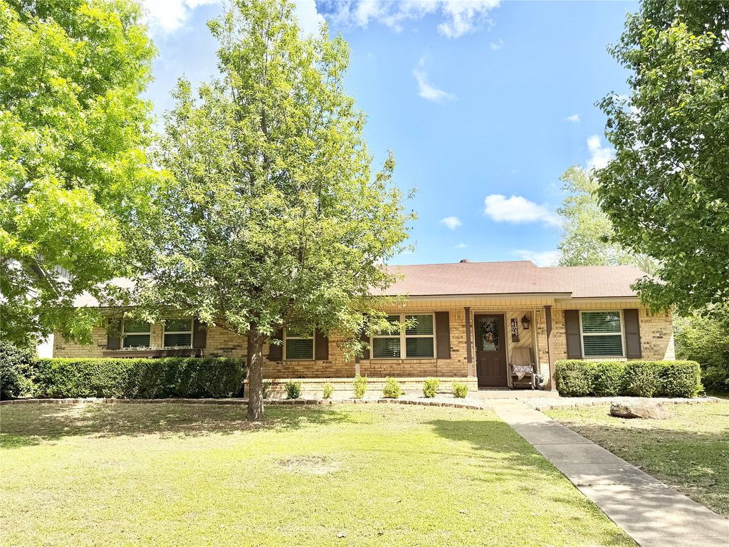 806 Glen Key Street, Denison, TX 75020
