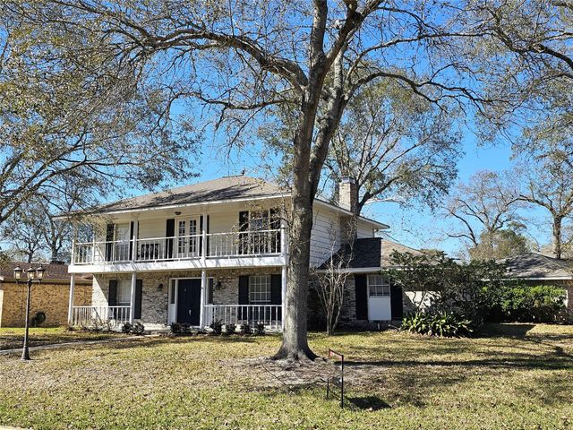 347 Forest Lake Drive, Houston, TX 77586